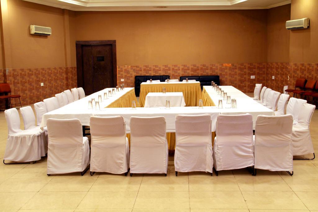Hotel The Presidencia Bhubaneswar Exterior foto