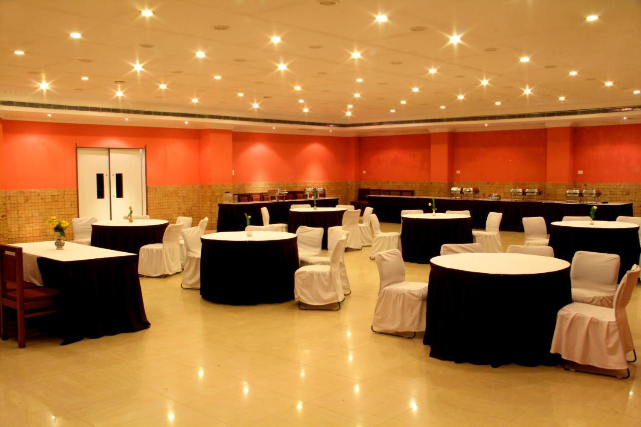 Hotel The Presidencia Bhubaneswar Exterior foto